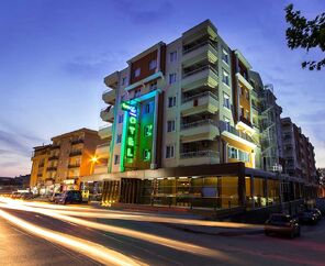 FORMBACK THERMAL HOTEL