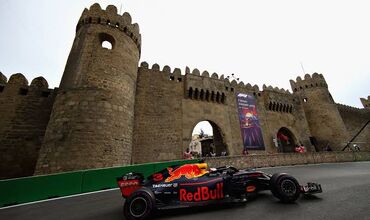 BAKÜ F1 GRAND PRIX AJET HY ILE 23 EYLÜL (AzNeft Grandstand Tribünü)