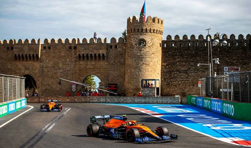 BAKÜ F1 GRAND PRIX AJET HY ILE 23 EYLÜL (AzNeft Grandstand Tribünü)